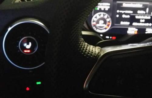 Tagfahrlicht-an-bei-lichtschalter-aus-motor-an-2
