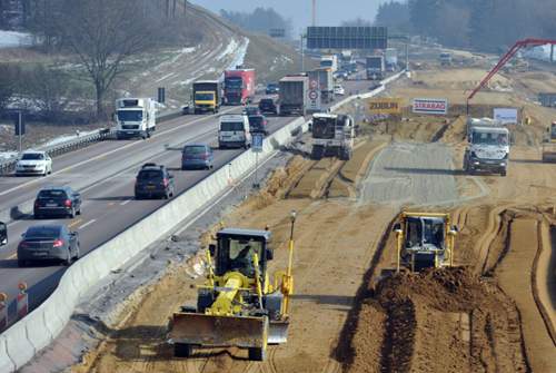 Das Gesamtvolumen des neuen Bundesverkehrswegeplans beträgt mehr als 260 Milliarden Euro. Die Hälfte des Etats soll in den Straßenausbau wandern