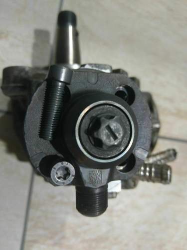 Pumpenkopf mit 4 TX30 Schrauben