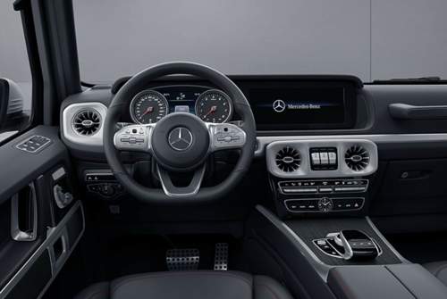 Alternativ zum Widescreen-Display bietet Mercedes die G-Klasse mit analogen Rundinstrumenten an