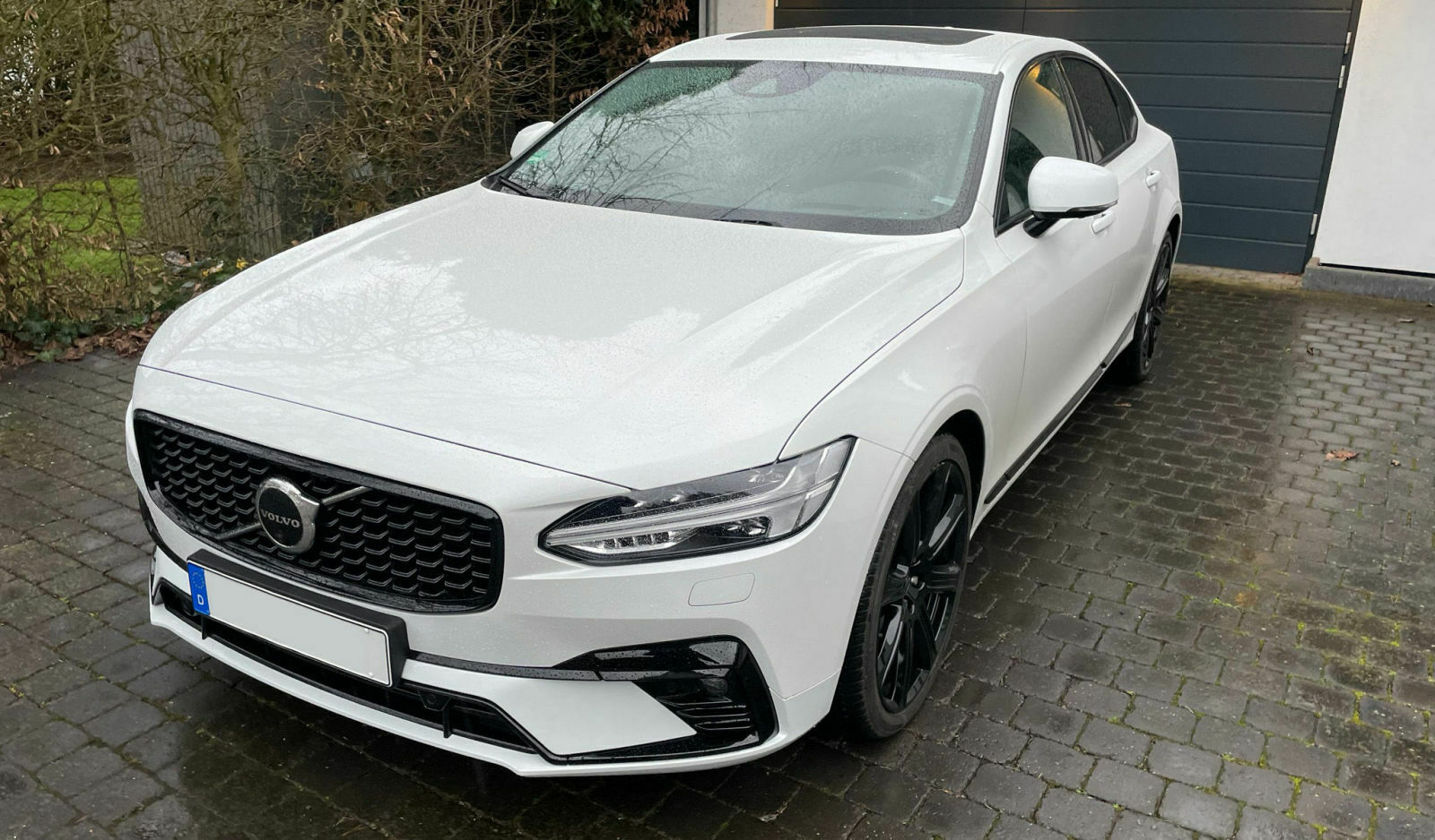 Inscription Grill durch R-Design tauschen