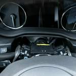 Lenksäulenabdeckung wird mit Alcantara bezogen