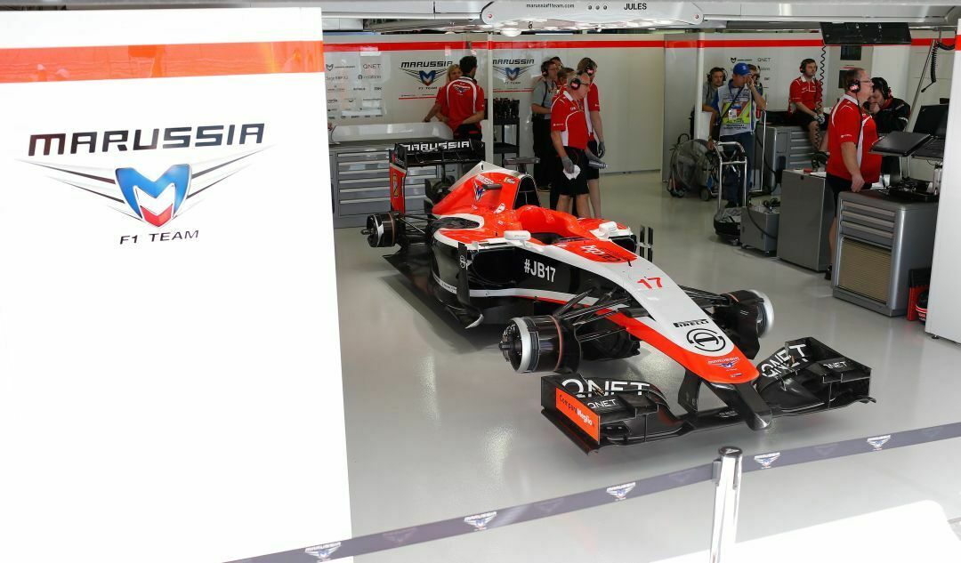 Die Teamgarage des Formel-1-Teams Marussia mit dem Wagen des verunglückten Fahrers Jules Bianchi