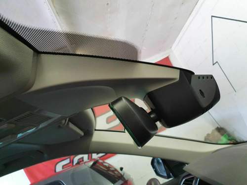 Spiegelfuß mit verbauter Dashcam