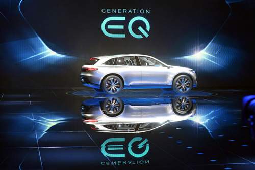Neue Elektromodelle könnten ab Ende des Jahrzehnts Impulse für die E-Mobilität setzen. Daimler verspricht ein SUV mit rund 500 Kilometern Reichweite für 2019