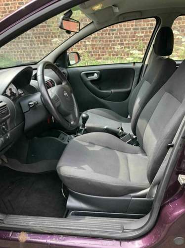 Corsa C mit Rostfleck