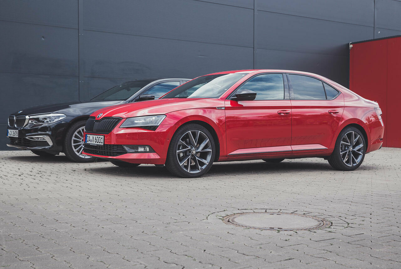 Skoda Superb gegen BMW 5er im Vergleichstest: Budget-Fließheck oder Premium-Limousine?