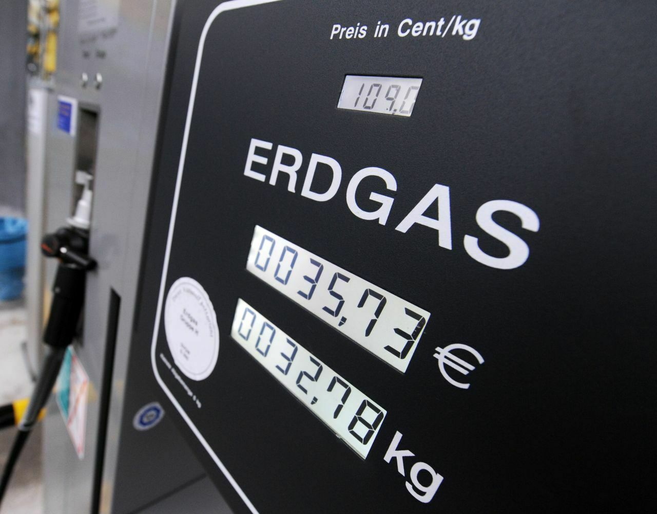 Das Interesse an Fahrzeugen mit Gas- und Ethanolantrieb sinkt europaweit. Hybrid- und Elektrofahrzeuge verkauften sich dagegen besser
