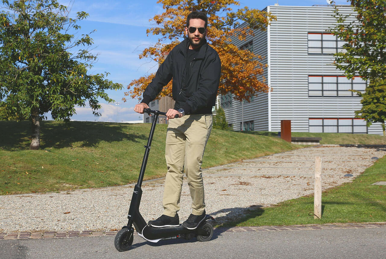 Der Elektroroller Doc Pro fährt bis zu 20 km/h schnell