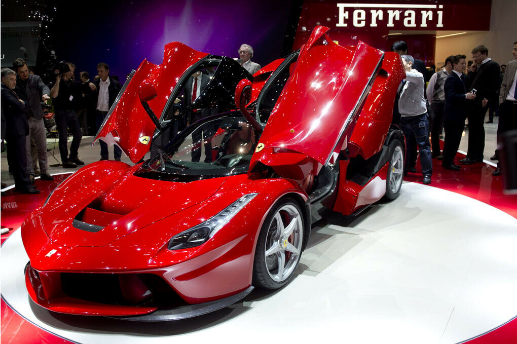 Der LaFerrari wurde heute auf dem Genfer Salon zum ersten Mal der Öffentlichkeit präsentiert.