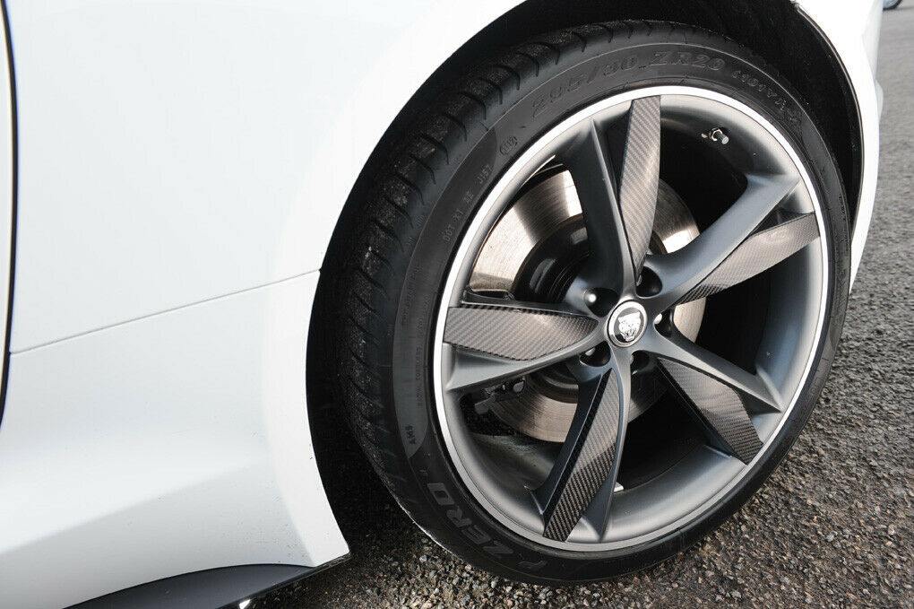 20-Zoll-Felgen zieren den Jaguar F-Type.