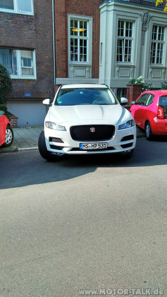 Jaguar F-Pace X761 3.0 V6 AWD Test