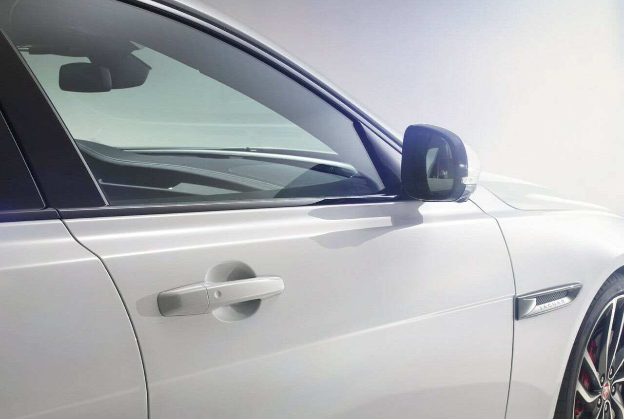 Jaguar XF: Detail