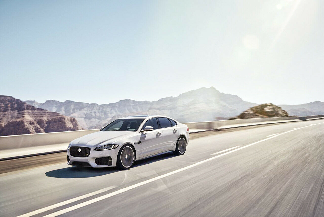 Der neue Jaguar XF rollt auf der neuen Alu-Architektur des Herstellers