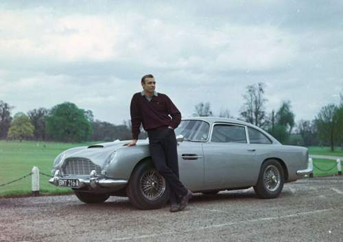 In Goldfinger debütiert der Aston Martin DB5 ©1962-2012 Danjaq LLC and United Artists Corporation. All rights reserved.