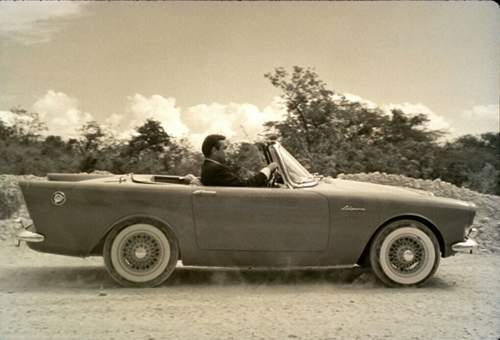 Sean Connery im Sunbeam Alpine ©1962-2012 Danjaq LLC and United Artists Corporation. All rights reserved.