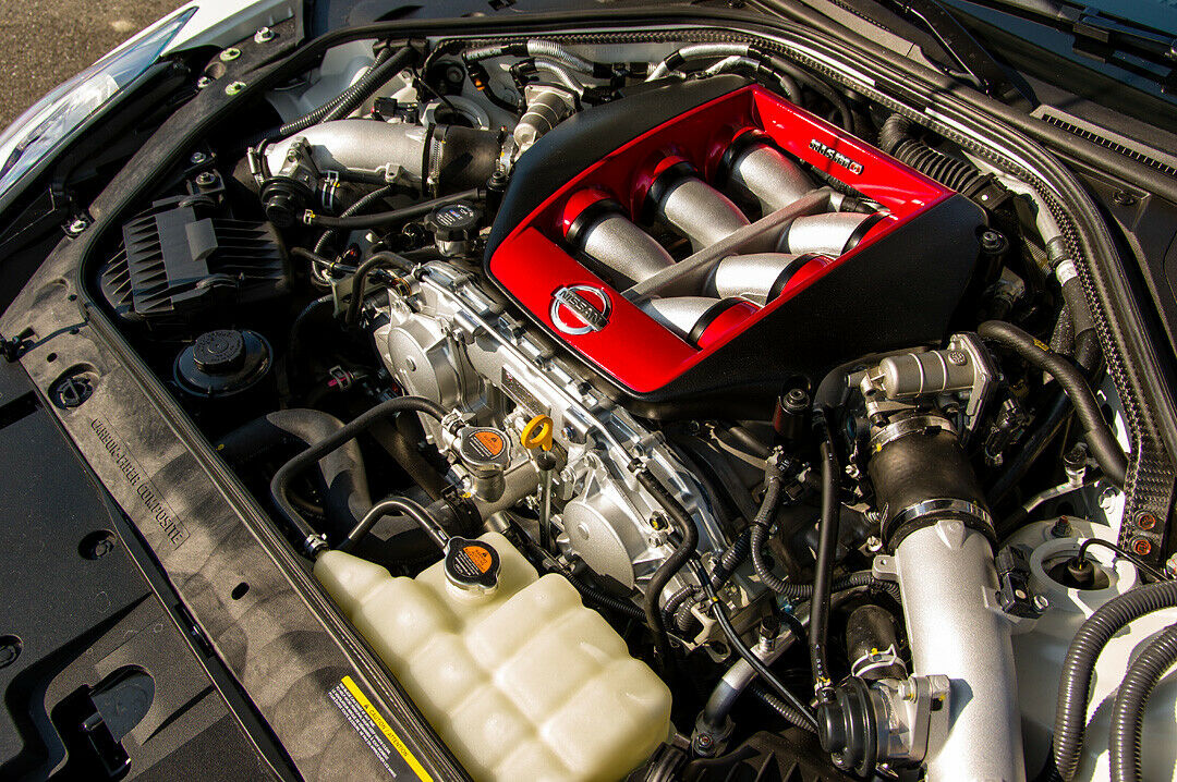 Der 3,8-Liter-Sechszylinder bekommt von den größeren Turboladern reichlich Luft