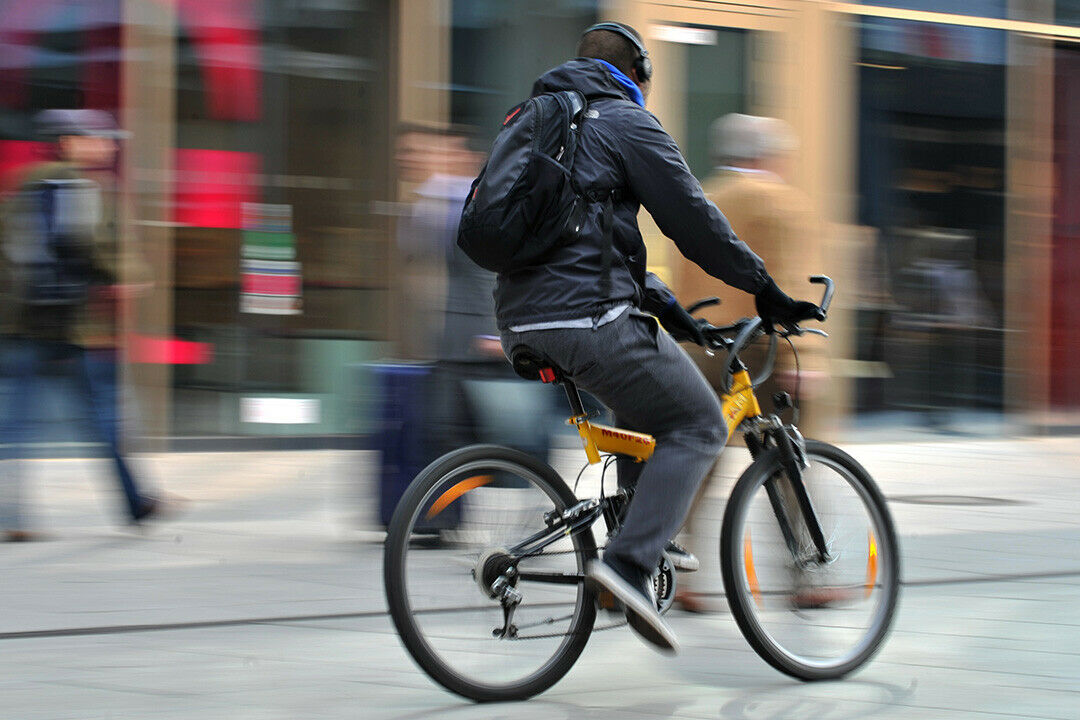 Jeder Vierte Fahrradfahrer hört Musik - und es ist legal, solange man noch genug vom Verkehr mitbekommt