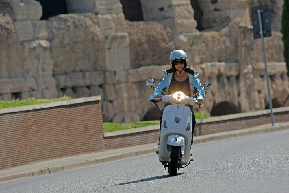 Mit der Vespa durch Rom