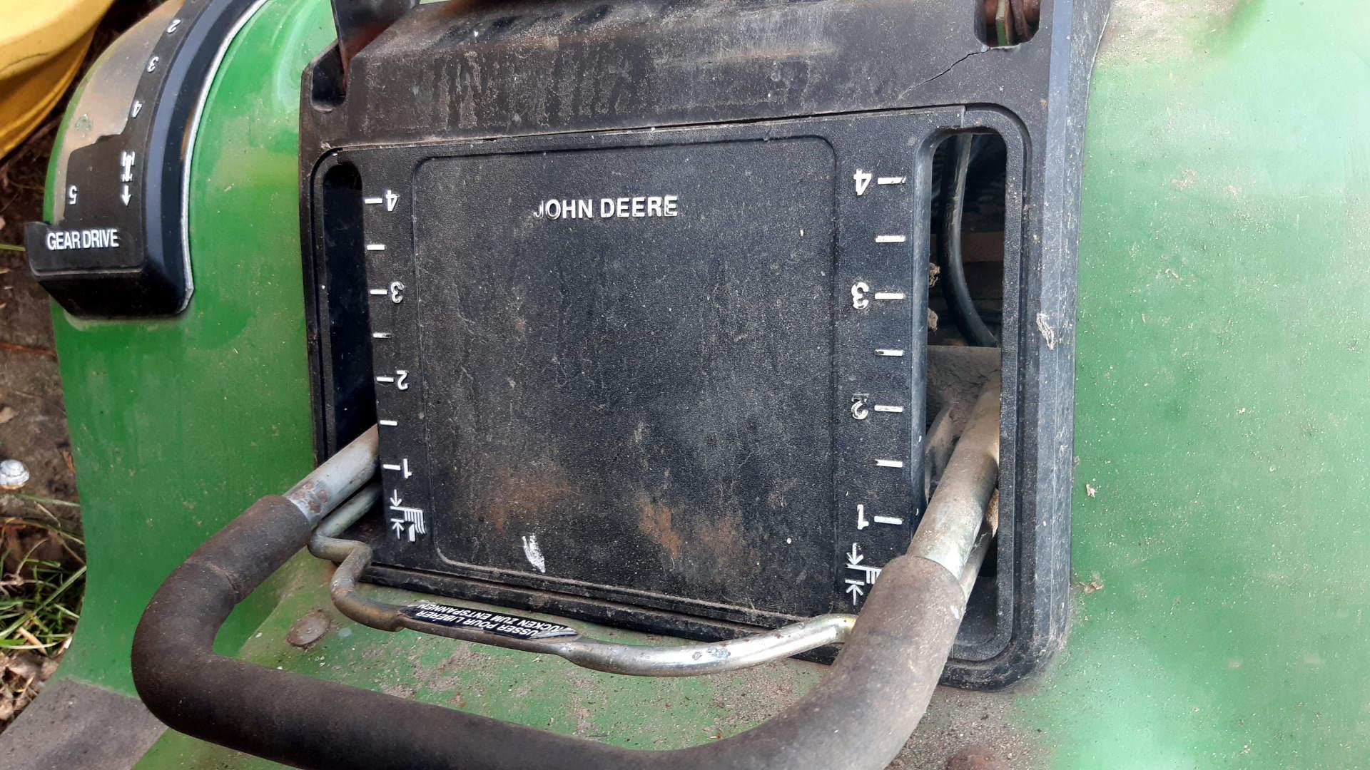 John Deere Rasentraktor mit Kohler CV125-1264 Motor. Bitte um Hilfe bei Ident. und Doku