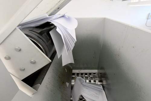 Punkte löschen bedeutet bei nicht elektronisch erfassten Datensätzen: Punkte Schreddern - im Keller des Gebäudes steht die entsprechende Maschine