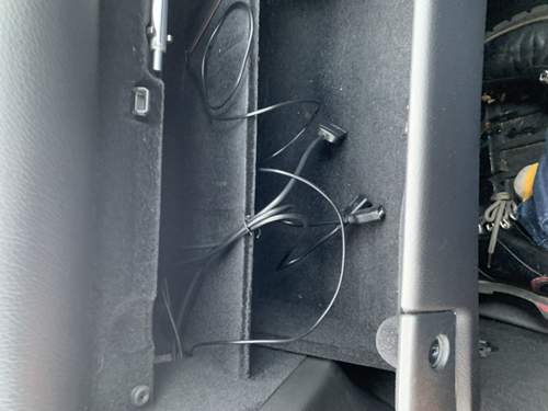 Neue Antennen und USB im Handschuhfach