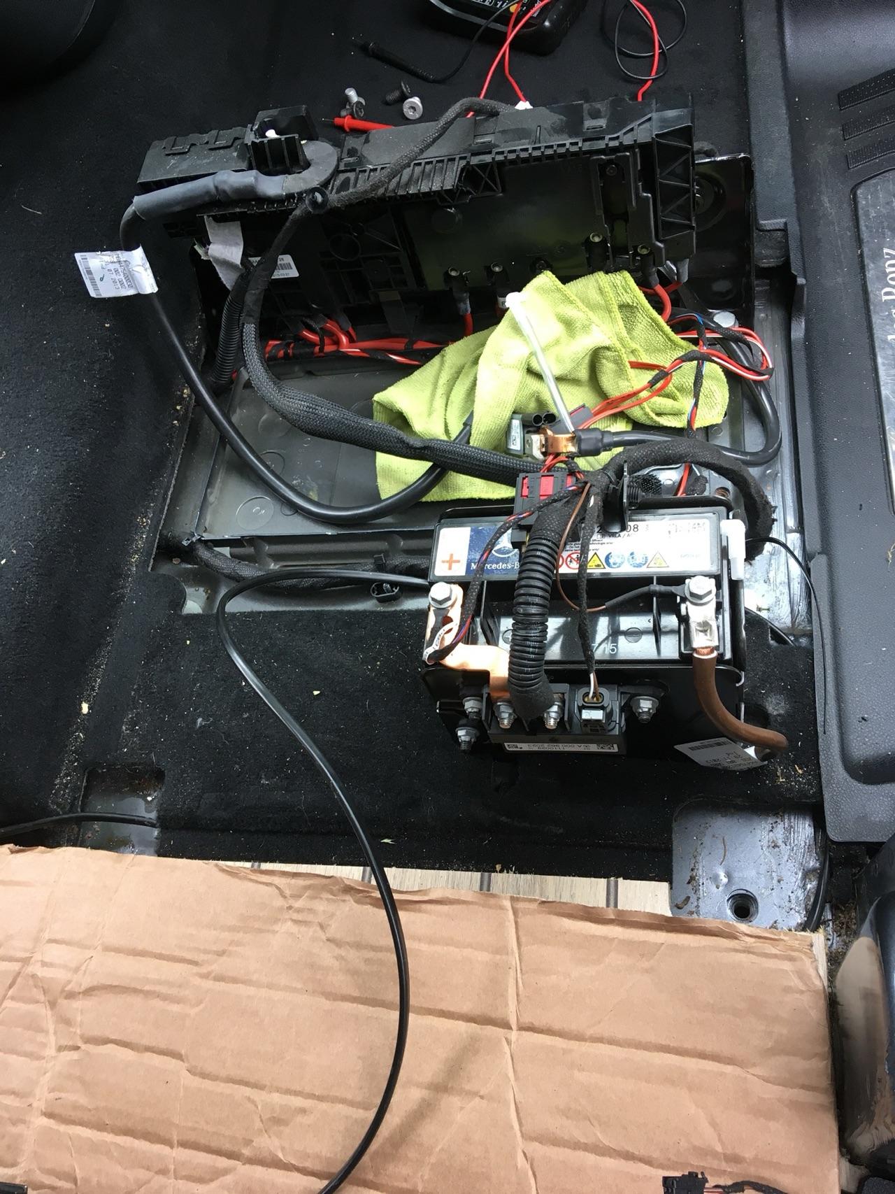 Kabel verlegen von Sitzkasten zu Sitzkasten?
