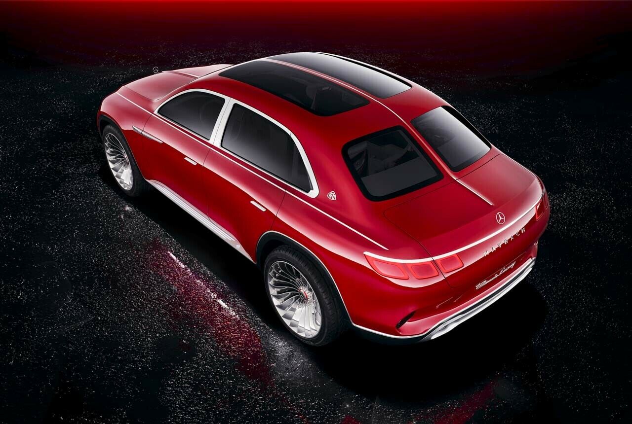 Das zweigeteilte Heckfenster kennen wir in Klein schon von der Studie Vision Maybach 6