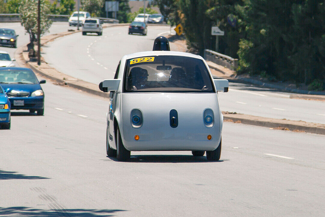 Das Google-Auto soll nach dem Willen des DMV vorerst noch nicht ohne Fahrer auf kalifornische Straßen