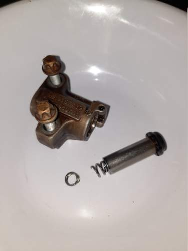 Kettenspanner, Feder gerochen.jpg