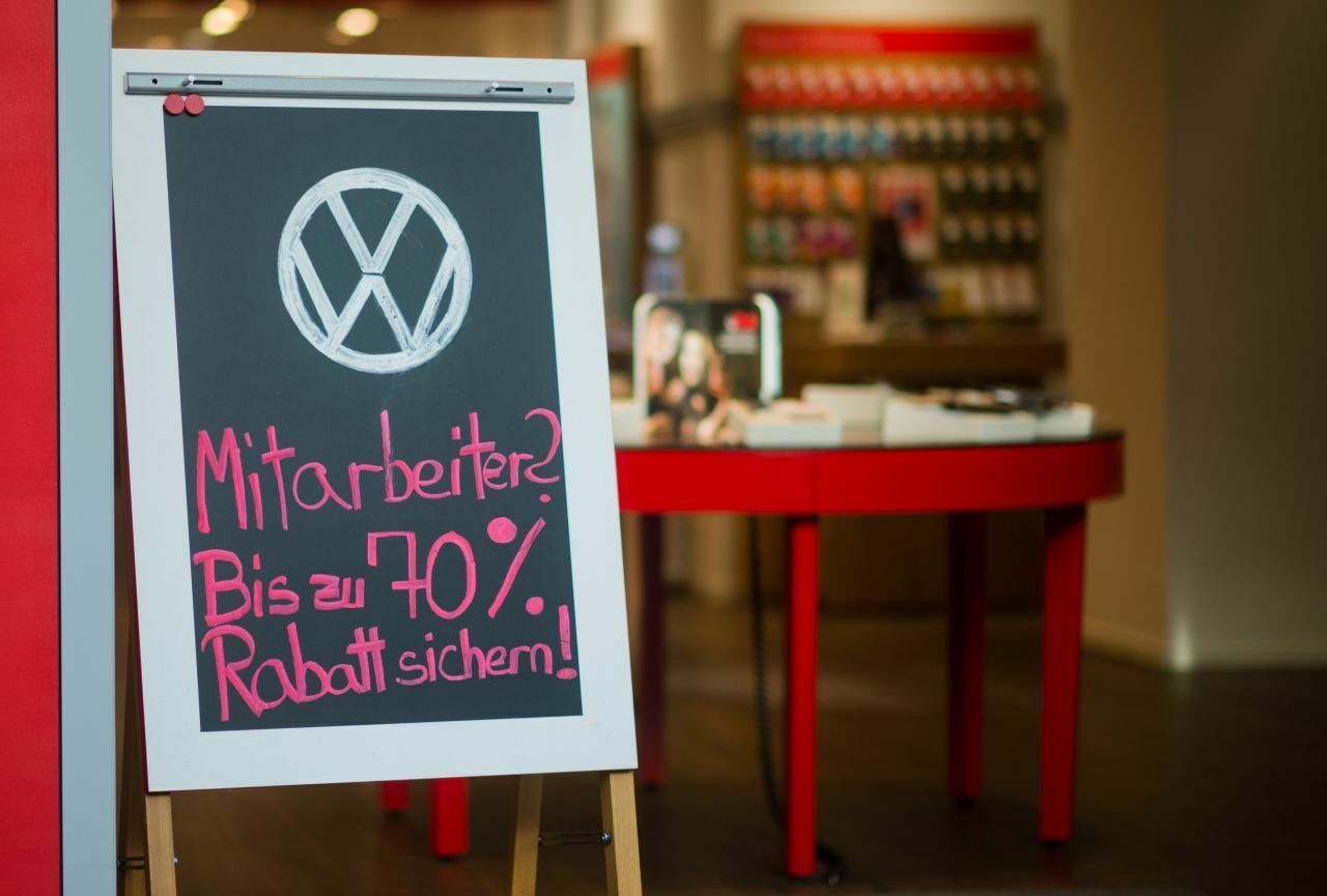 Keine Soli-Aktion mit VW: Der Betreiber dieses Handy-Geschäfts in Hannover besitzt einen Rahmenvertrag mit VW