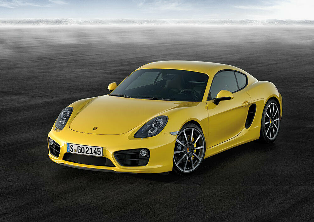 Die Scheinwerfer leuchten cool, die Lufteinlässe kühlen groß. Von vorne sieht der Cayman besser aus.