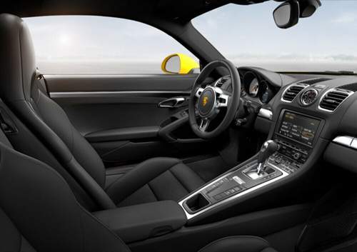 Wie beim 911er ist das Armaturenbrett durchgängig.  Wie lang es wohl noch dauert, bis Porsche die viel zu vielen Knöpfe aus dem Cockpit verbannt?