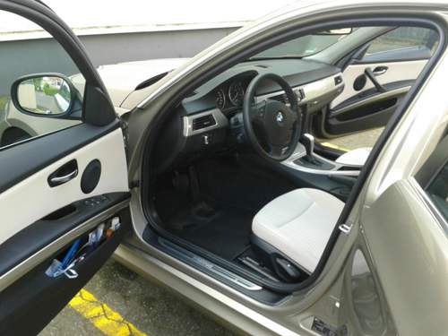 BMW E90 325dA LCI