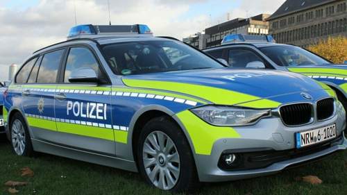 Streifenwagen-318d-nrw