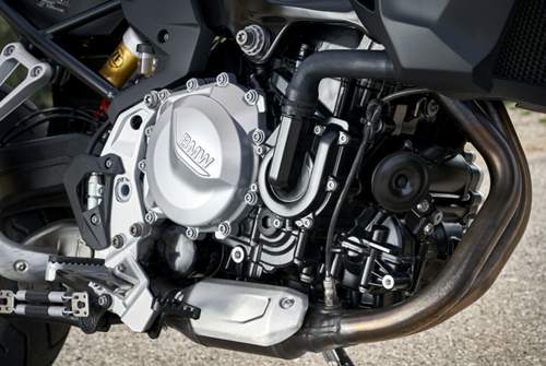 BMW hat der F 750 GS einen neu konstruierter Zweizylinder-Reihenmotor mit 853 Kubikzentimeter verpasst