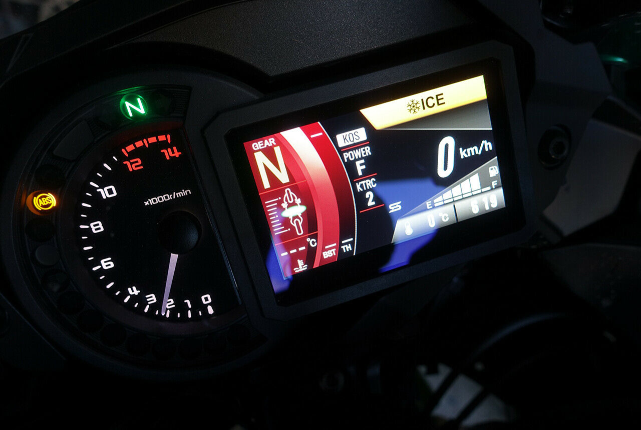 Für das TFT-Farbdisplay im Cockpit sind zwei verschiedene Designs auswählbar
