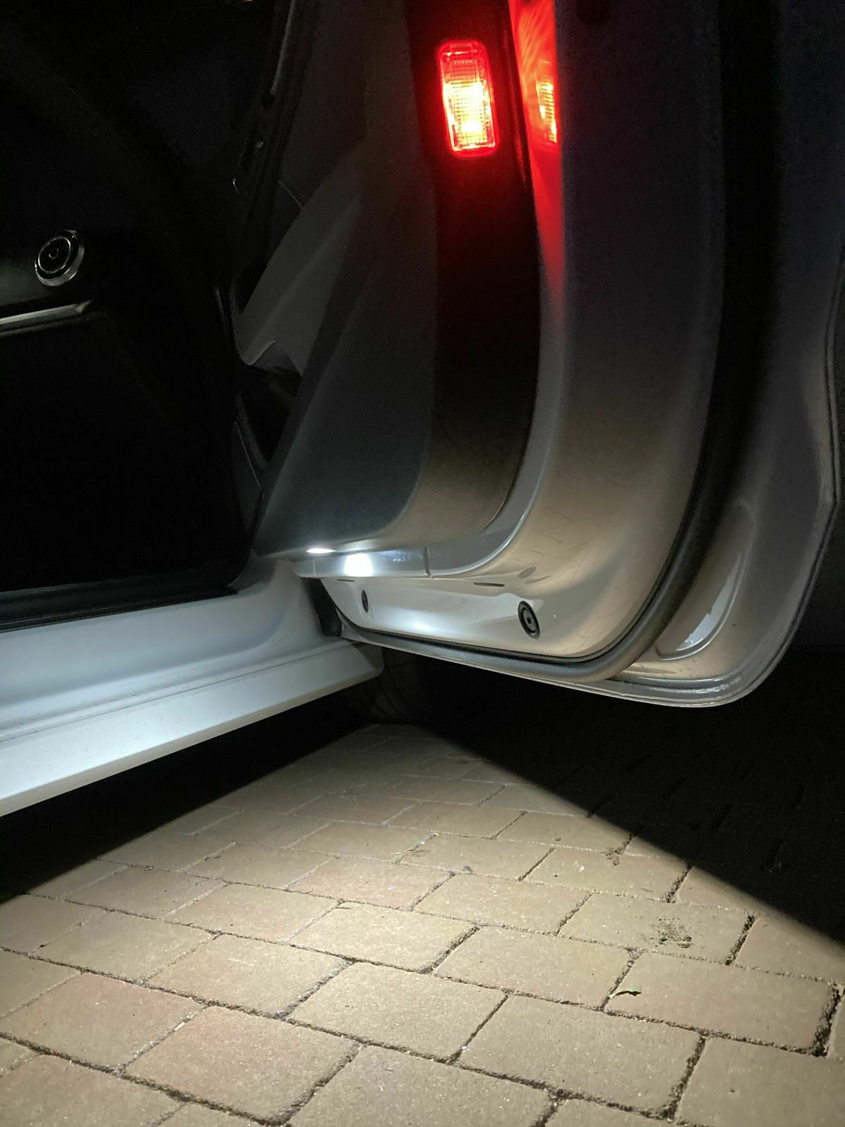 Kein Lichtpaket, wie Türbeleuchtung nachrüsten?