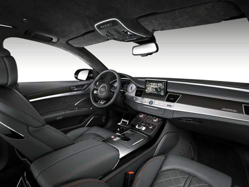 Der Innenraum des Audi S8 Plus: Kontrastnähte, Leder und Alcantara