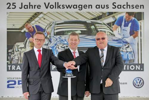 Bessere Tage gab es noch im Mai 2015: VWs sächsischer Betriebsratschef Jens Rothe (l. im Bild
