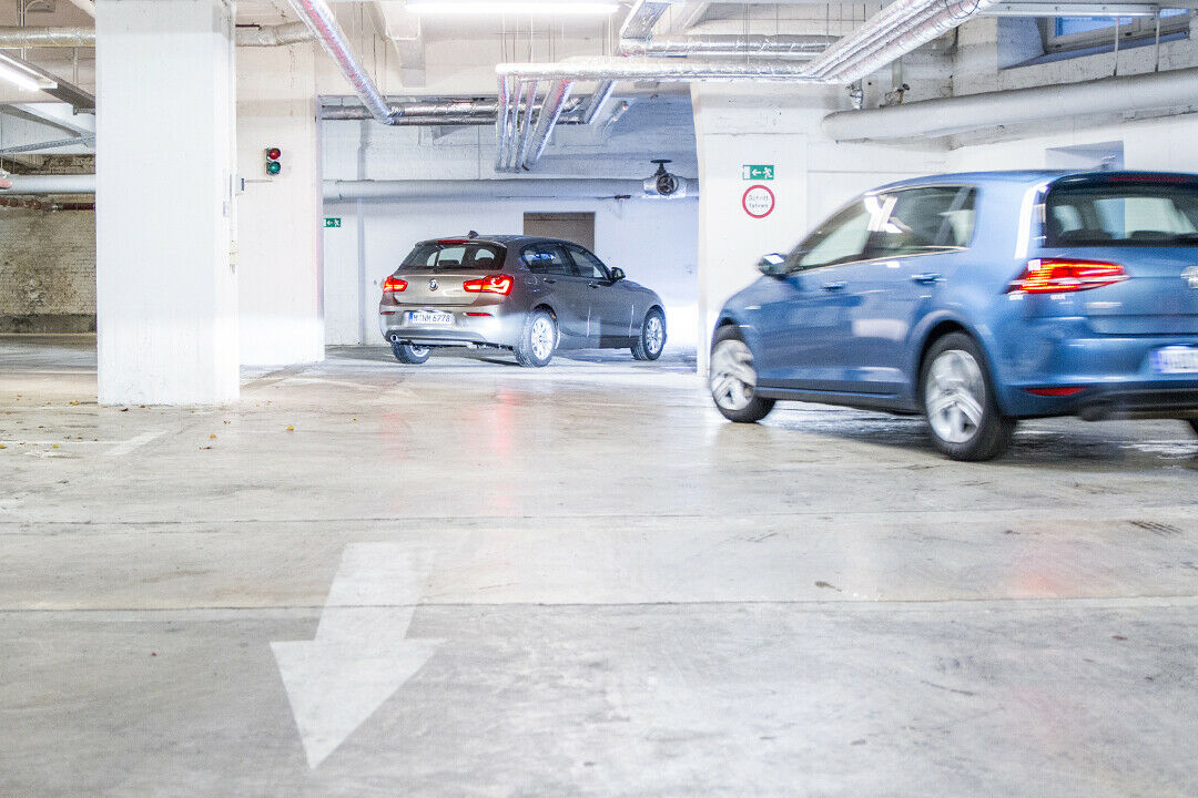 Sparsam sind beide Dreizylinder: Im Schnitt verbrauchten sie rund sechs Liter pro 100 Kilometer. Im Berufsverkehr nahmen beide zwei Liter mehr