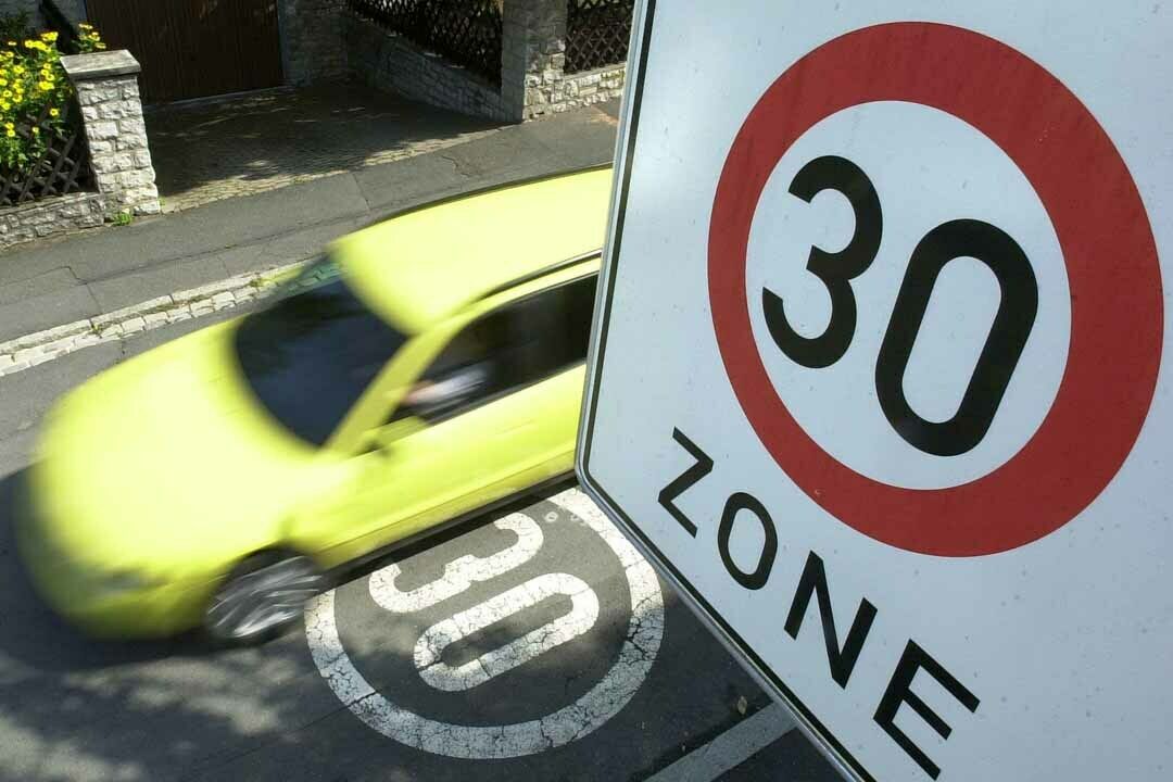 Laut StVO darf es keine Tempo-30-Zone auf Landes-, Bundes- und Kreisstraßen geben