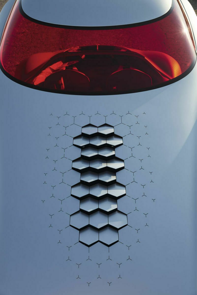 Wabenförmige Kühlöffnungen auf der Motorhaube: Renault Trezor