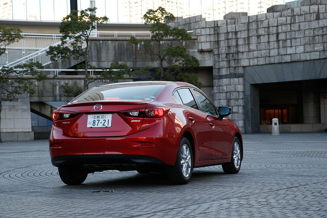 Mazda3/Axela Hybrid