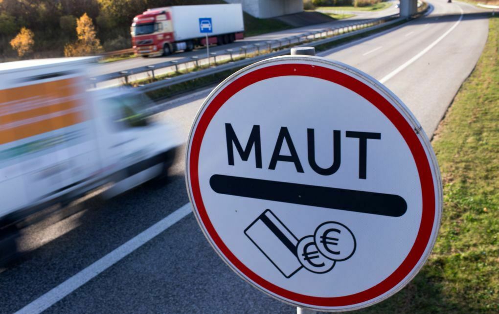 Die CSU besteht auf eine Pkw-Maut für ausländische Pkw - die CDU freundet sich langsam mit dem Gedanken an