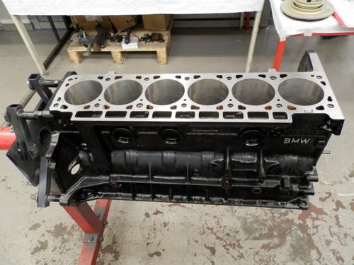 M30 E32 Block