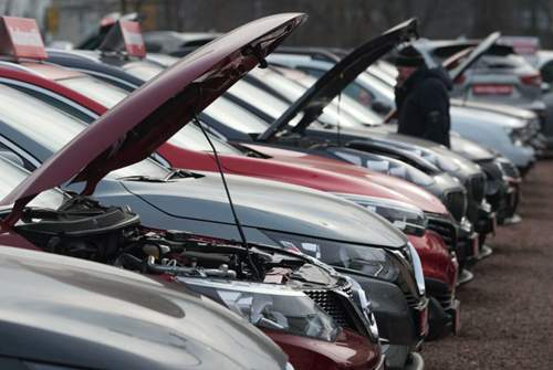 Rund 350.000 Euro-5-Diesel stehen laut ZDK auf den Höfen und lassen sich kaum verkaufen