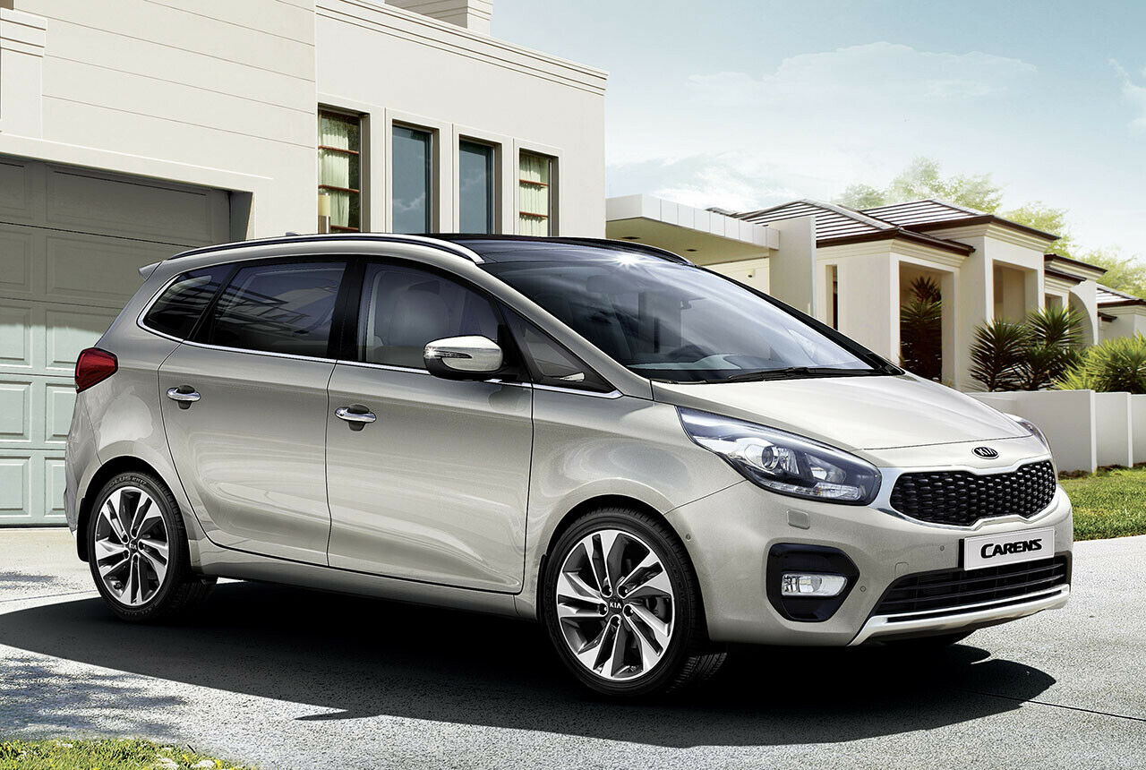 Kia Carens Facelift: Zum Modelljahr 2017 ändert sich wenig am koreanischen Kompaktvan. Neu im Angebot ist ein 166 PS starker Benziner