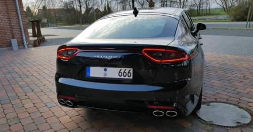 Kia-stinger-hinten2