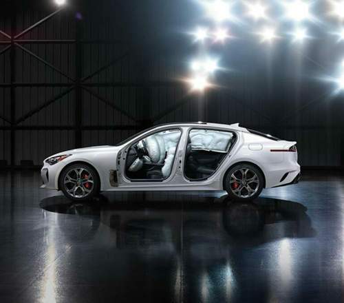 Kia-stinger-experience-desktop-overview-5-safety-parallax-fullbleed-1-768
